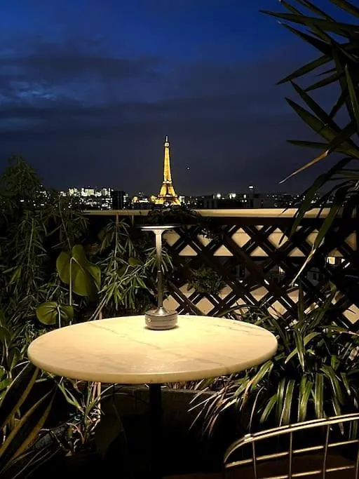 Parisian Flat Eiffel Tower View Appartement Parijs